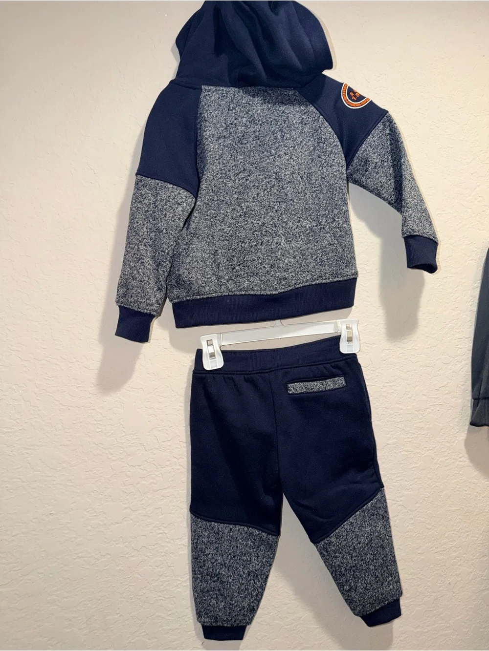 DKNY Boys 2-Piece Hoodie Jogger Tracksuit Navy Gray Orange Size 2T